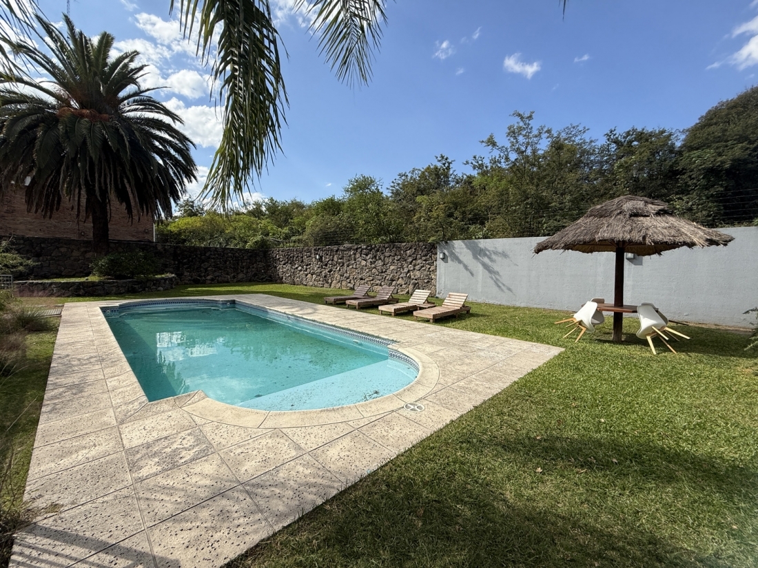 CASA EN VENTA 3 DORMITORIOS EN EL TALAR DE MENDIOLAZA