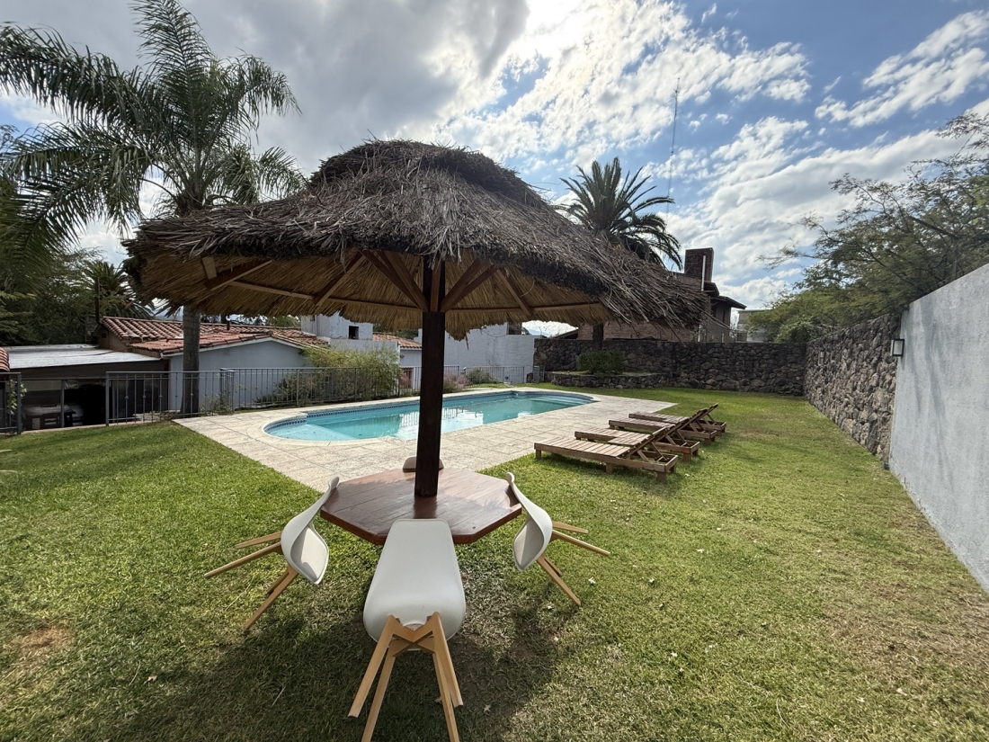 CASA EN VENTA 3 DORMITORIOS EN EL TALAR DE MENDIOLAZA