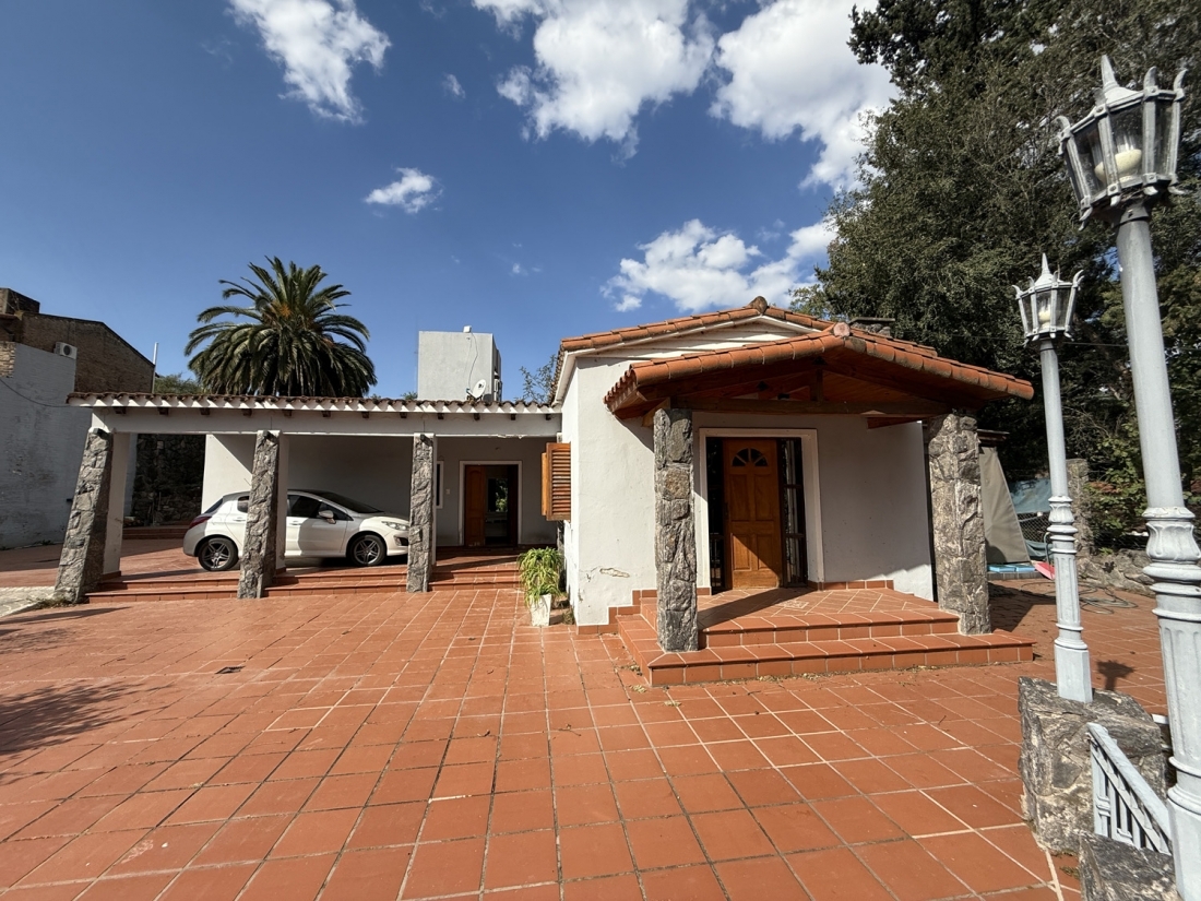 CASA EN VENTA 3 DORMITORIOS EN EL TALAR DE MENDIOLAZA