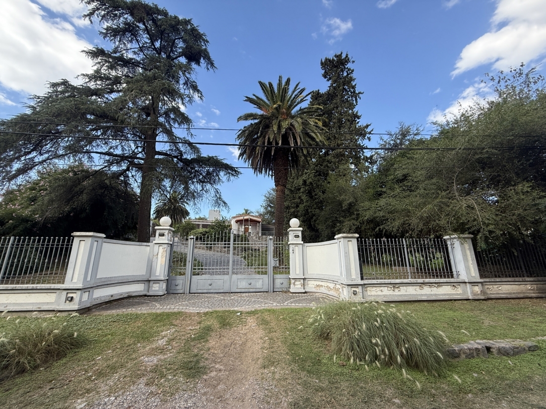 CASA EN VENTA 3 DORMITORIOS EN EL TALAR DE MENDIOLAZA