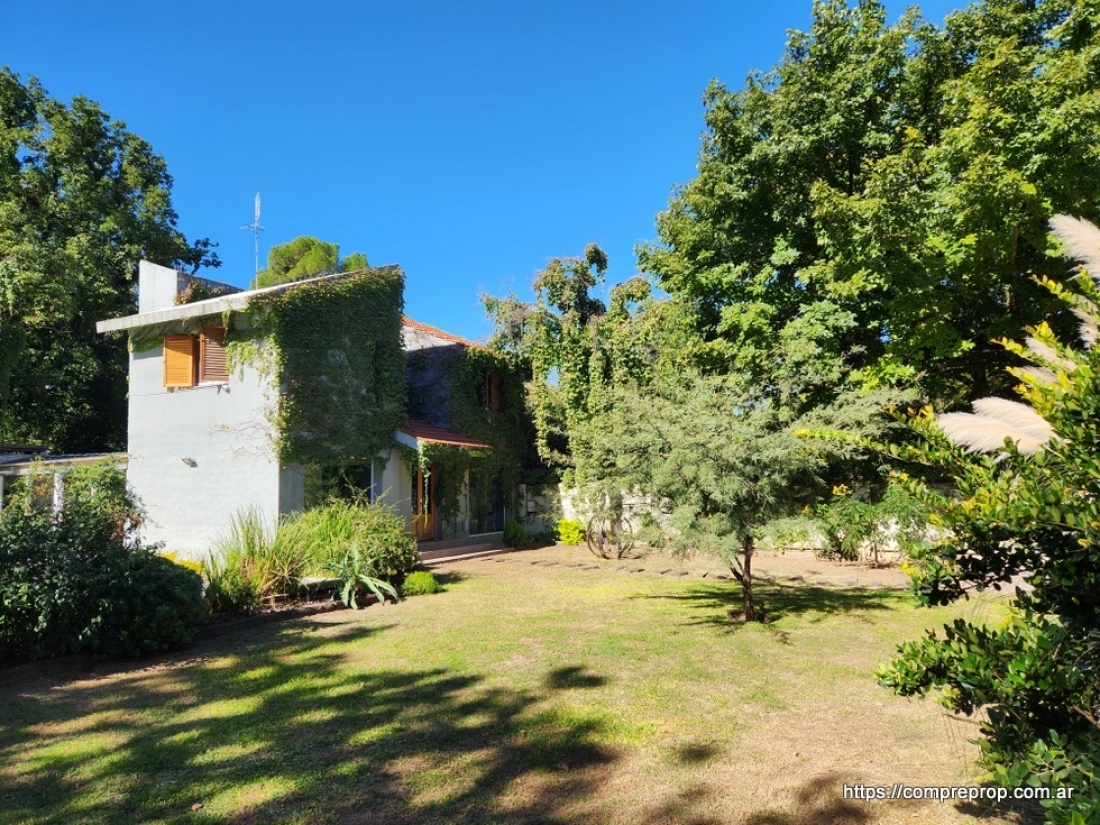 ARGUELLO CASA EN VENTA 3 DORMITORIOS MEJOR ZONA