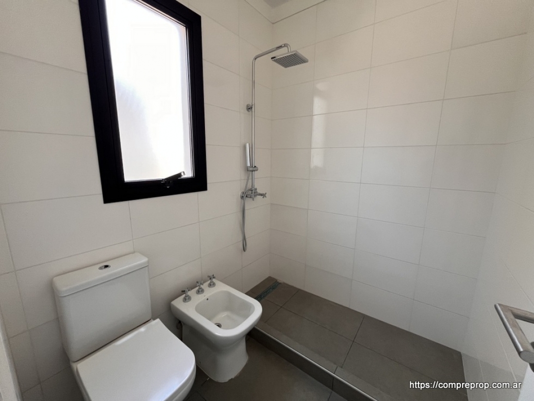 DUPLEX EN VENTA 3 DORMITORIOS COMPLEJO EL REFUGIO ARGUELLO