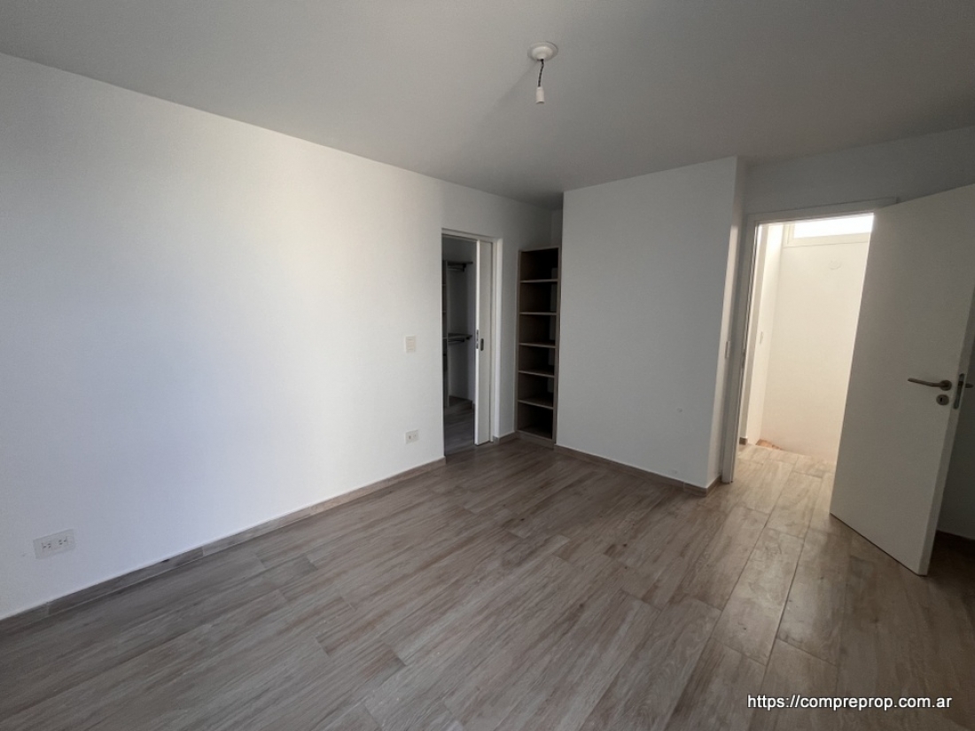 DUPLEX EN VENTA LA CALANDRIA DOS DORMITORIOS