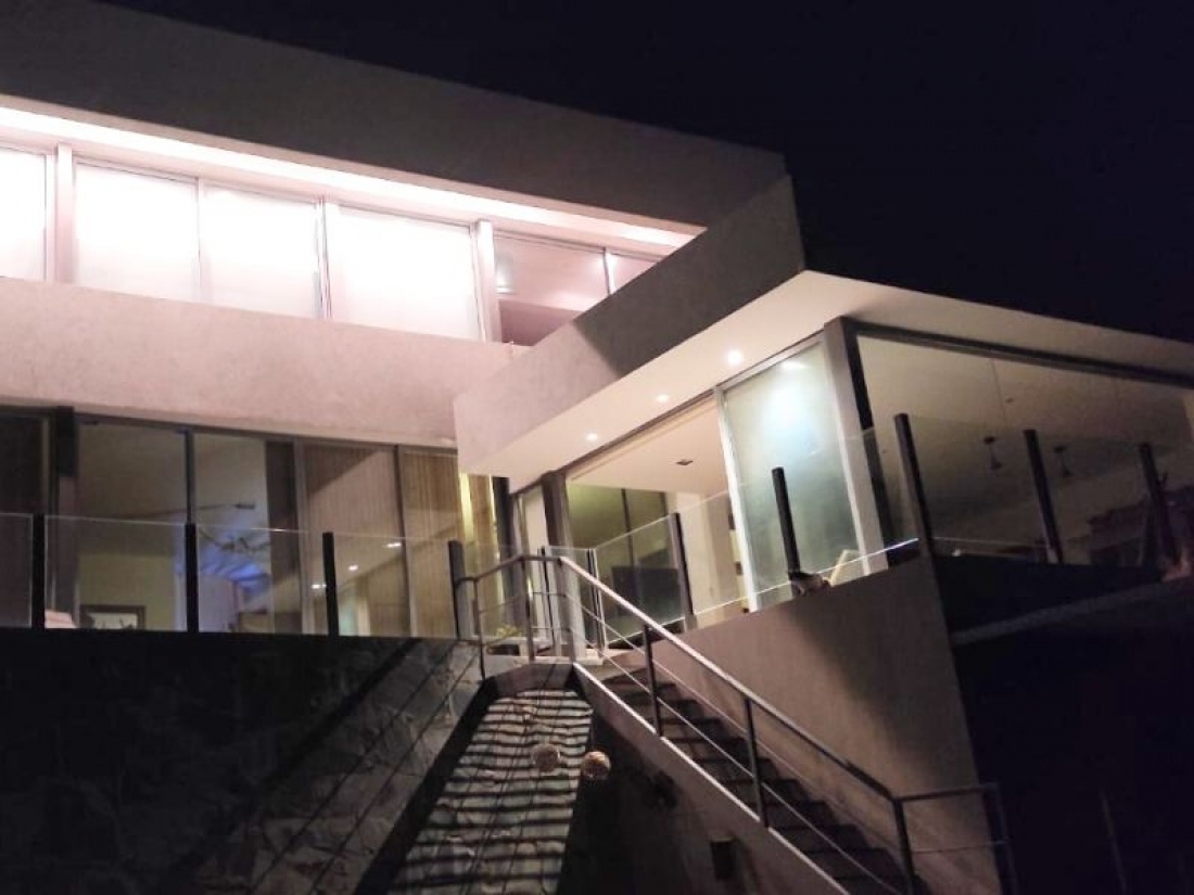 CASA DE CATEGORIA EN VENTA 3 DORMITORIOS ESTANCIA Q2 