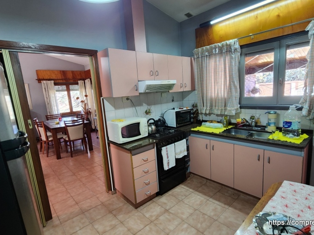 VILLA CARLOS PAZ CENTRO CASA EN VENTA GRAN LOTE COSTA DE LAGO