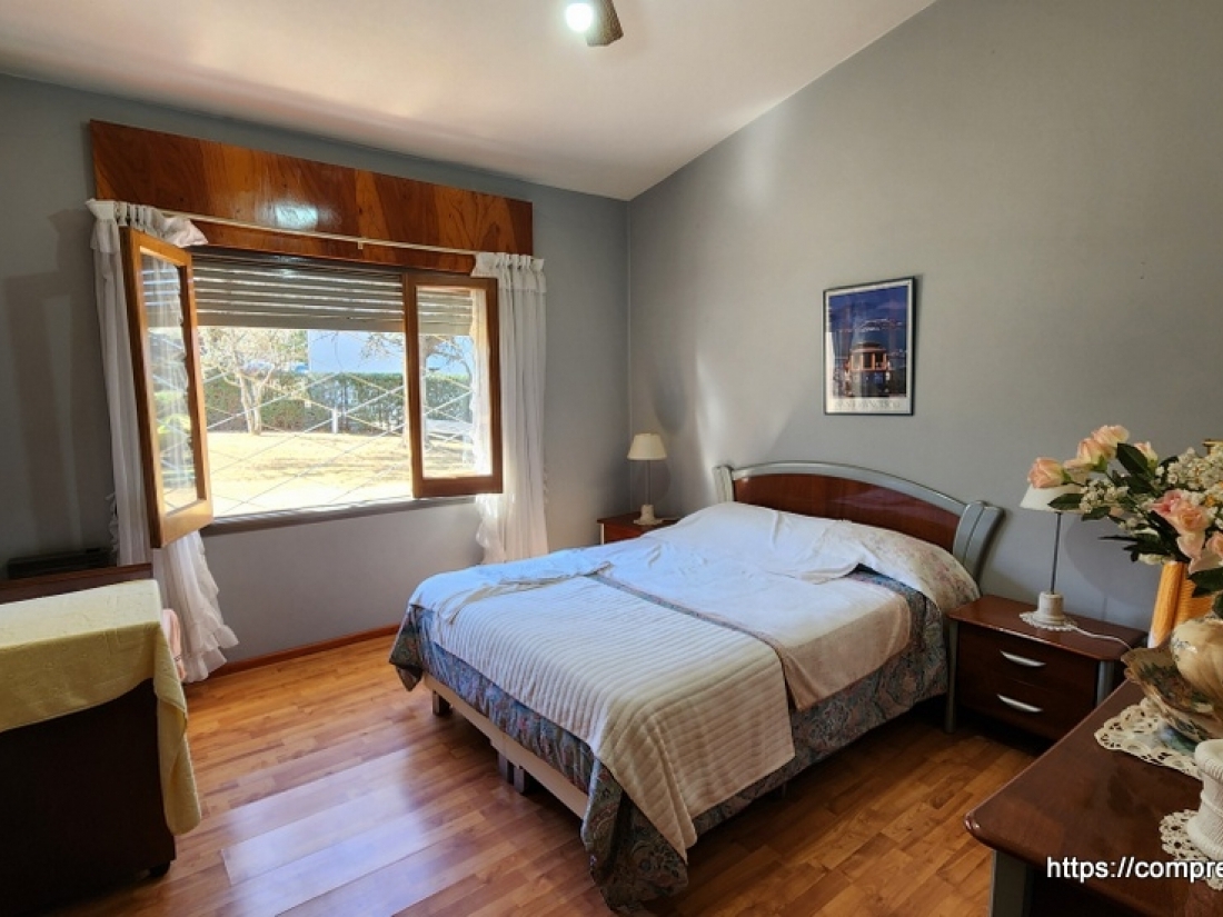 VILLA CARLOS PAZ CENTRO CASA EN VENTA GRAN LOTE COSTA DE LAGO