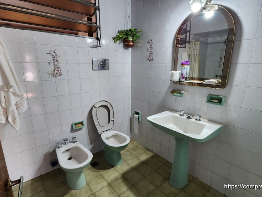 VILLA CARLOS PAZ CENTRO CASA EN VENTA GRAN LOTE COSTA DE LAGO