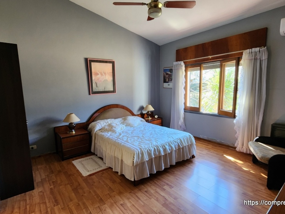 VILLA CARLOS PAZ CENTRO CASA EN VENTA GRAN LOTE COSTA DE LAGO