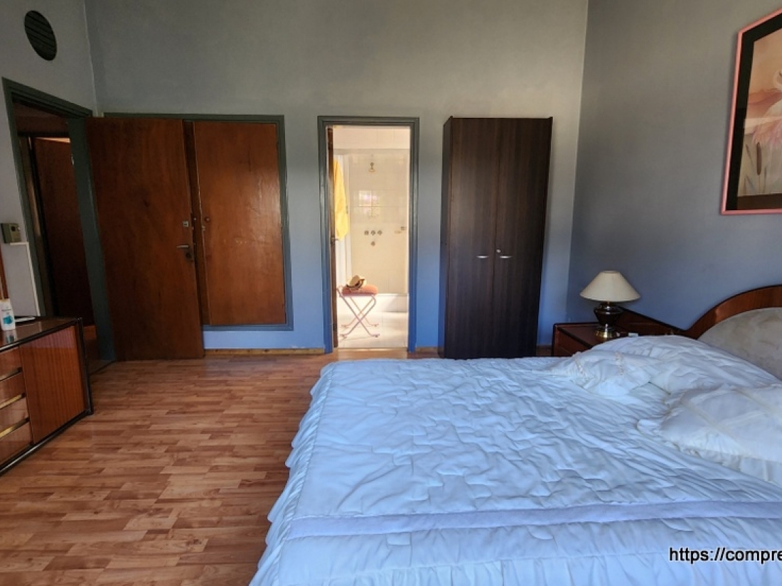 VILLA CARLOS PAZ CENTRO CASA EN VENTA GRAN LOTE COSTA DE LAGO