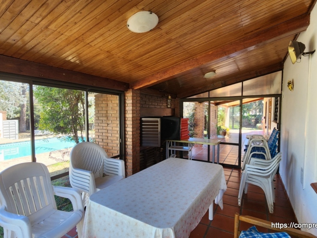 VILLA CARLOS PAZ CENTRO CASA EN VENTA GRAN LOTE COSTA DE LAGO