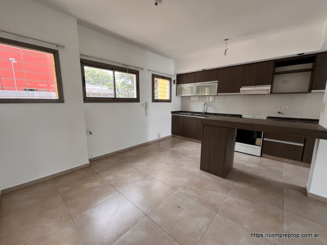 DUPLEX EN VENTA 3 DORMITORIOS HOUSING VILLA WARCALDE CON JARDN Y PILE