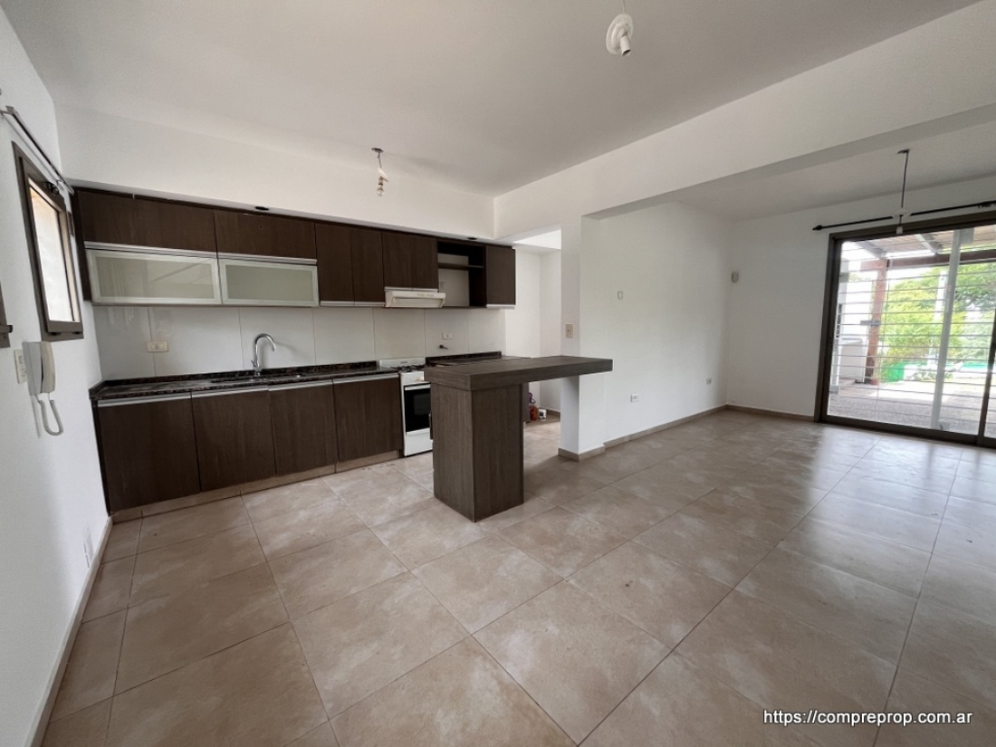 DUPLEX EN VENTA 3 DORMITORIOS HOUSING VILLA WARCALDE CON JARDN Y PILE