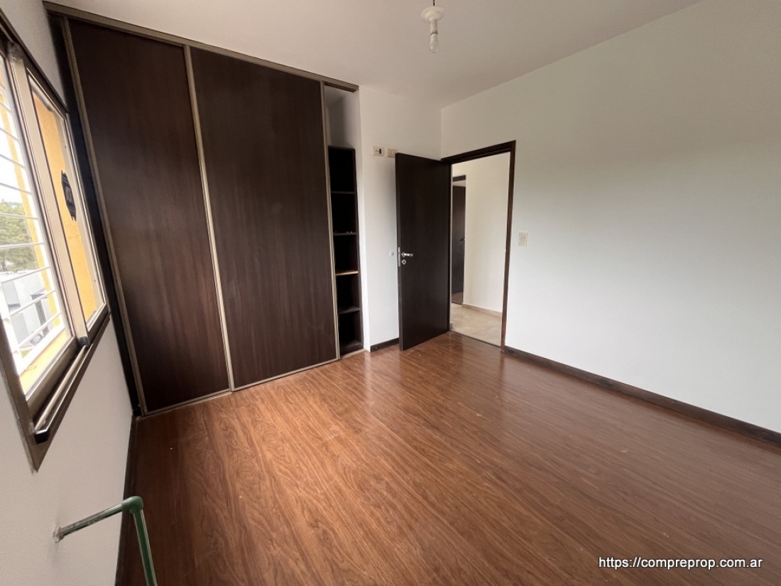 DUPLEX EN VENTA 3 DORMITORIOS HOUSING VILLA WARCALDE CON JARDN Y PILE