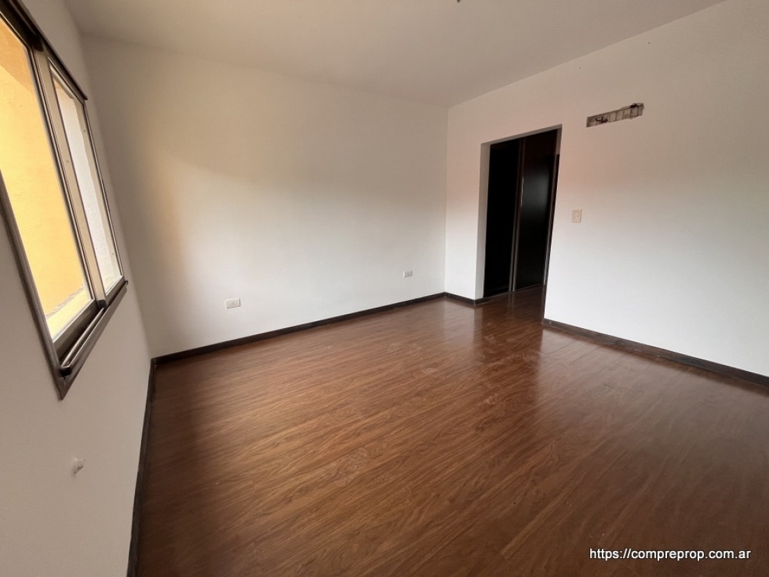 DUPLEX EN VENTA 3 DORMITORIOS HOUSING VILLA WARCALDE CON JARDN Y PILE