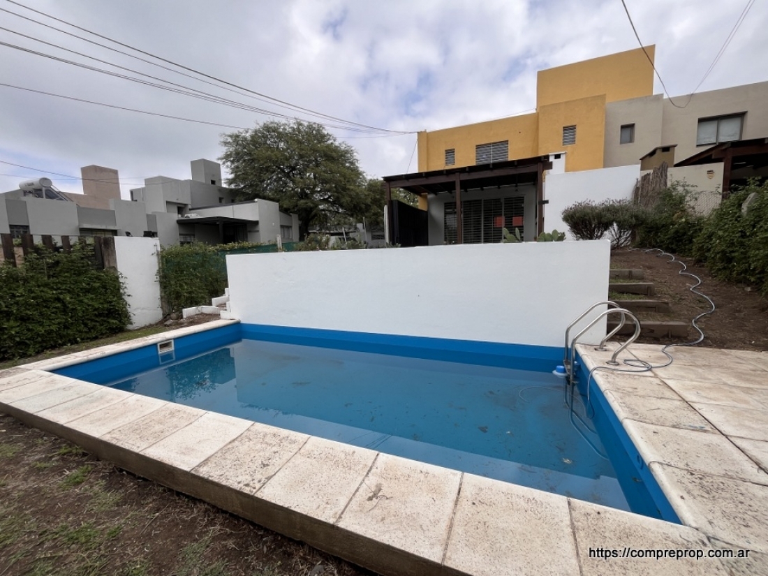 DUPLEX EN VENTA 3 DORMITORIOS HOUSING VILLA WARCALDE CON JARDN Y PILE