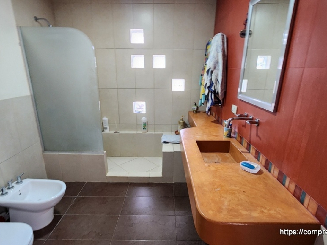 VALLE ESCONDIDO LOS CIELOS CASA EN VENTA 3 DORMITORIOS APTA CREDITO