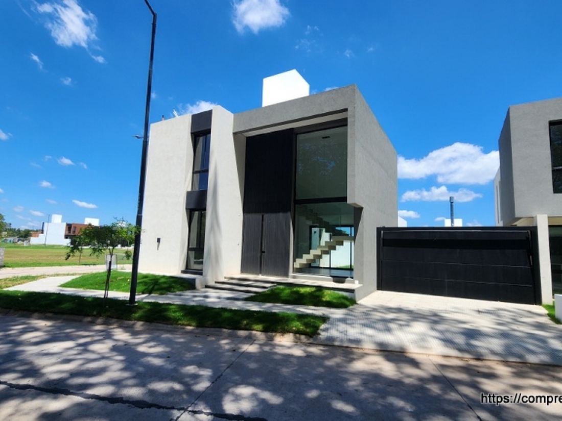 CAMPO CHICO ZONA SUR CASA EN VENTA 3 DORMITORIOS Y ESCRITORIO