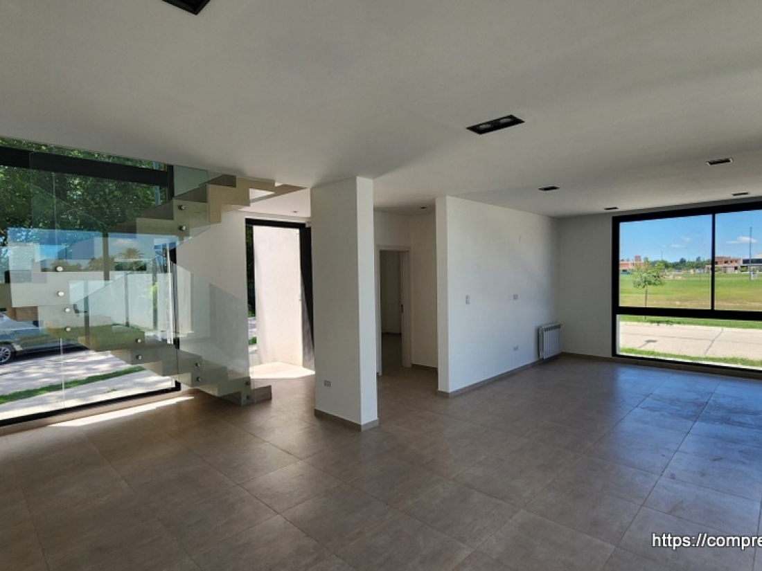 CAMPO CHICO ZONA SUR CASA EN VENTA 3 DORMITORIOS Y ESCRITORIO