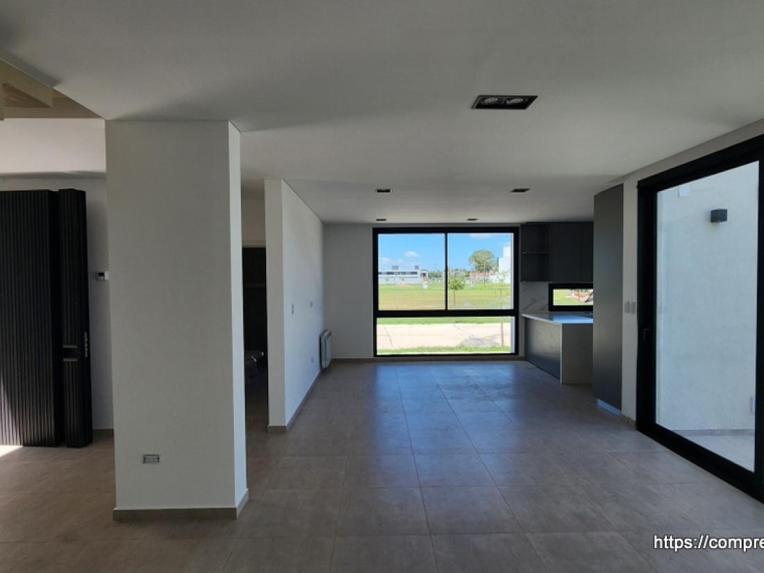 CAMPO CHICO ZONA SUR CASA EN VENTA 3 DORMITORIOS Y ESCRITORIO