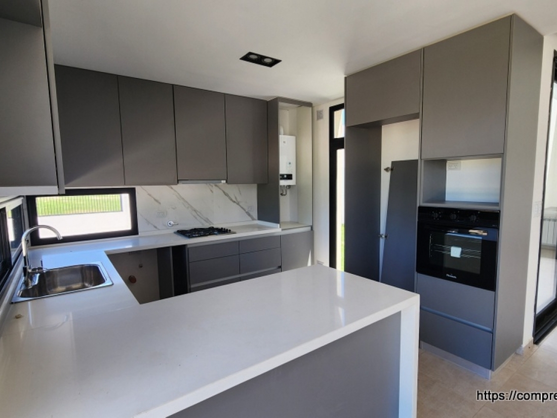 CAMPO CHICO ZONA SUR CASA EN VENTA 3 DORMITORIOS Y ESCRITORIO