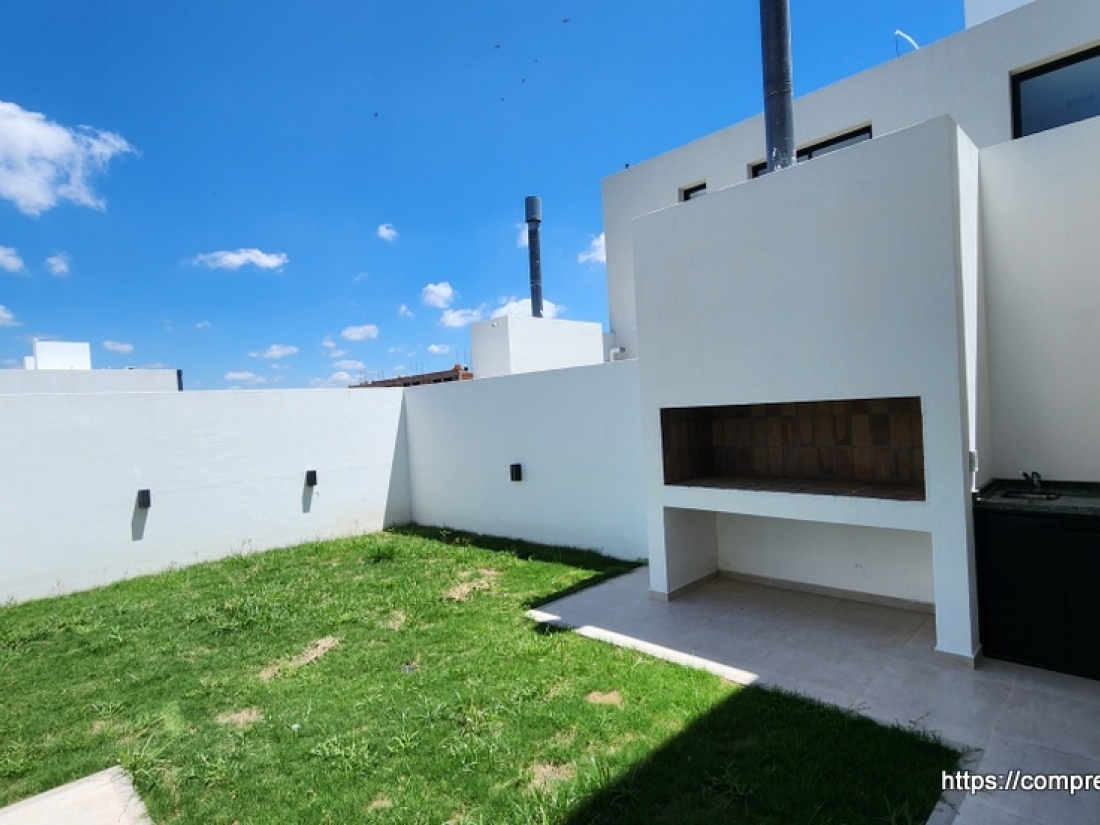 CAMPO CHICO ZONA SUR CASA EN VENTA 3 DORMITORIOS Y ESCRITORIO
