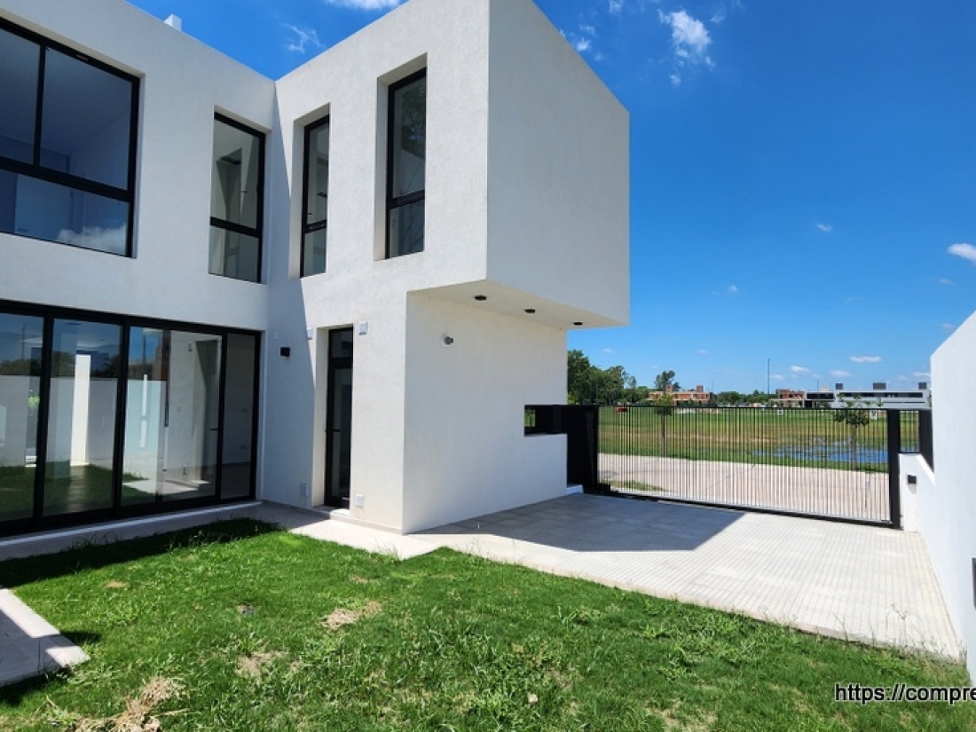 CAMPO CHICO ZONA SUR CASA EN VENTA 3 DORMITORIOS Y ESCRITORIO