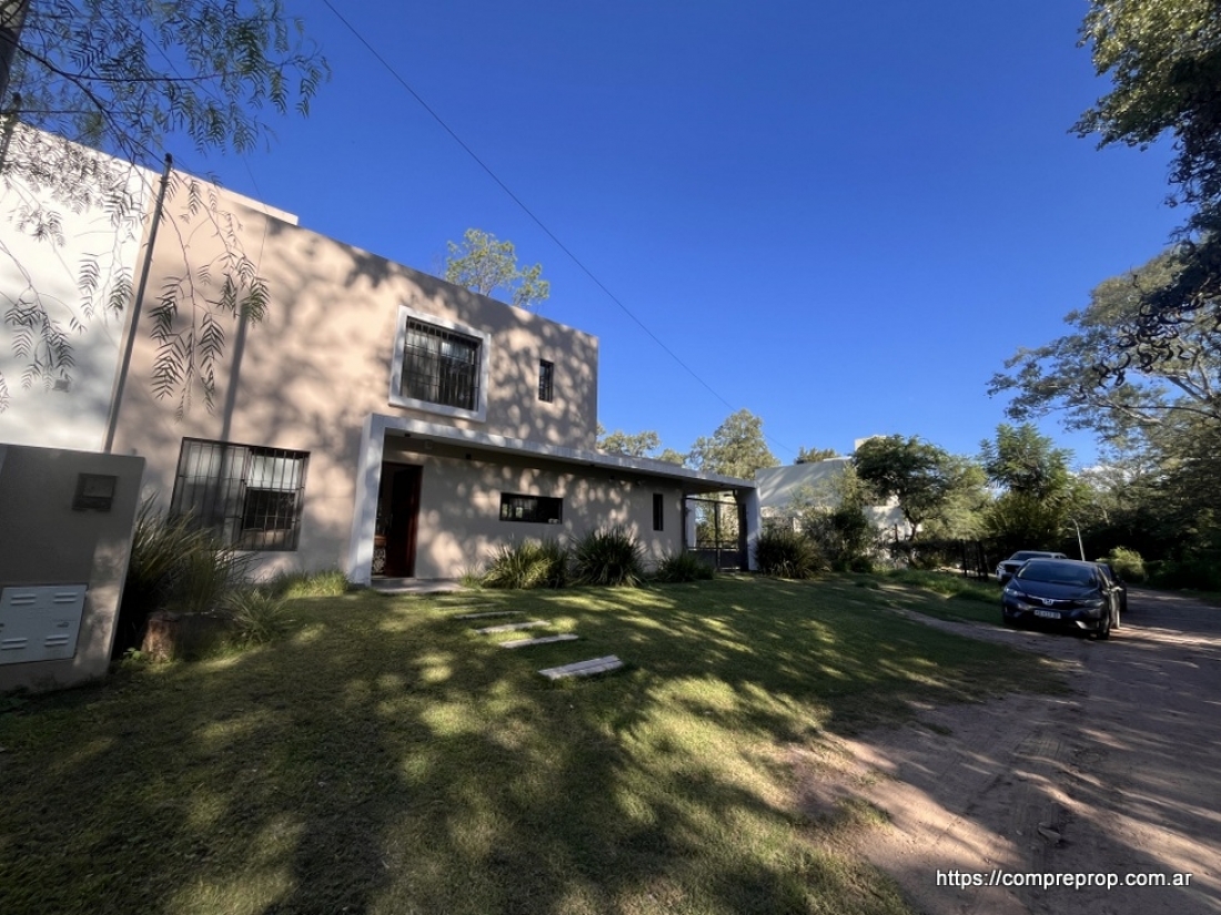 CASA EN VENTA 3 DORMITORIOS HOUSING DEL RIVERA