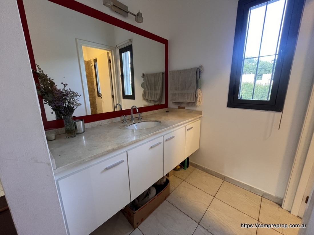 CASA EN VENTA 3 DORMITORIOS HOUSING DEL RIVERA