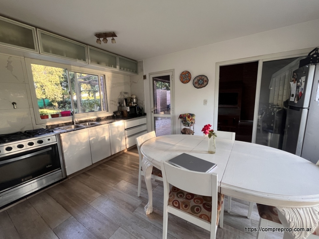 VILLA ALLENDE SAN ISIDRO CASA EN VENTA 4 DORMITORIOS APTA CREDITO