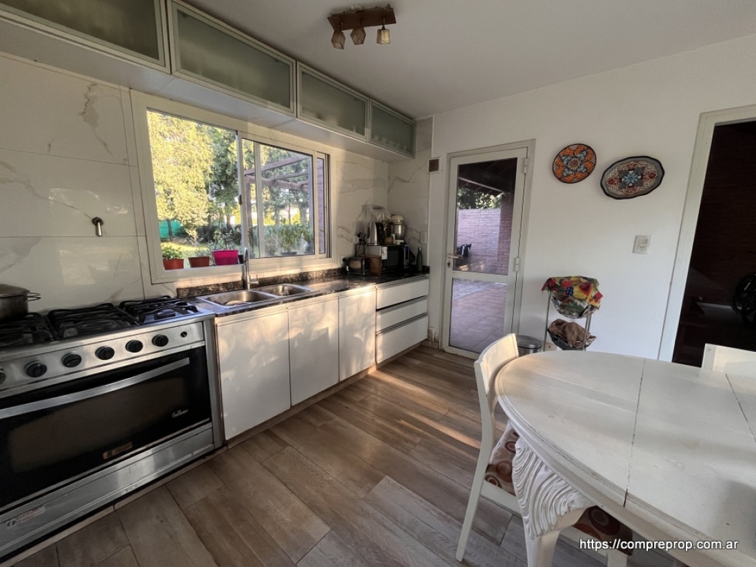 VILLA ALLENDE SAN ISIDRO CASA EN VENTA 4 DORMITORIOS APTA CREDITO