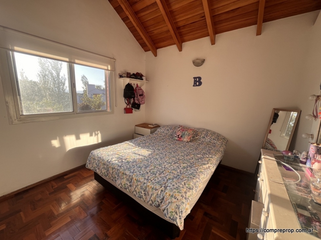 VILLA ALLENDE SAN ISIDRO CASA EN VENTA 4 DORMITORIOS APTA CREDITO