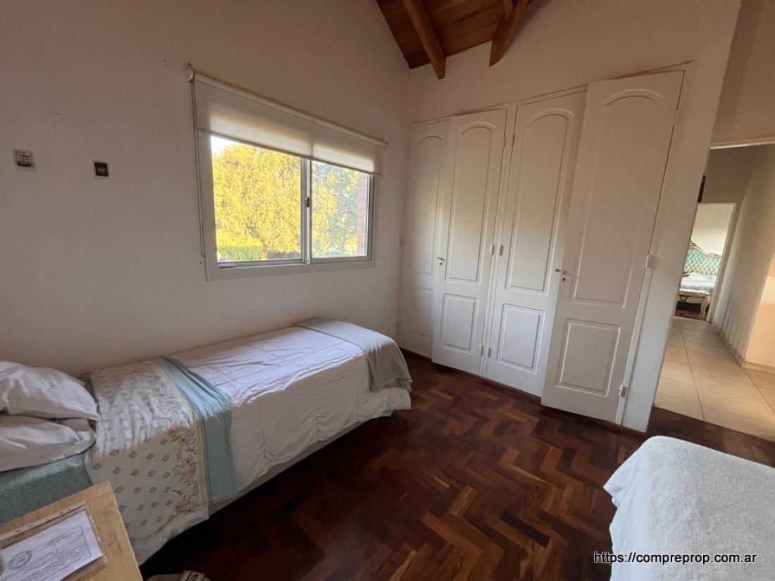 VILLA ALLENDE SAN ISIDRO CASA EN VENTA 4 DORMITORIOS APTA CREDITO