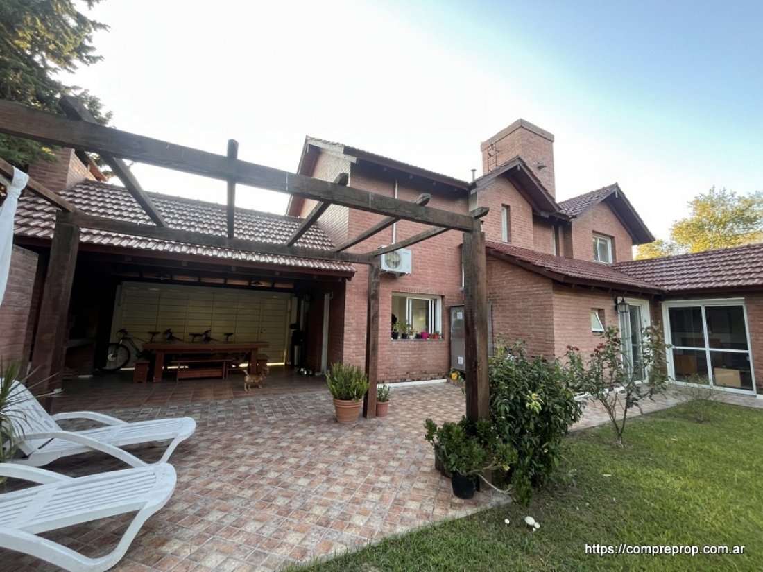 VILLA ALLENDE SAN ISIDRO CASA EN VENTA 4 DORMITORIOS APTA CREDITO