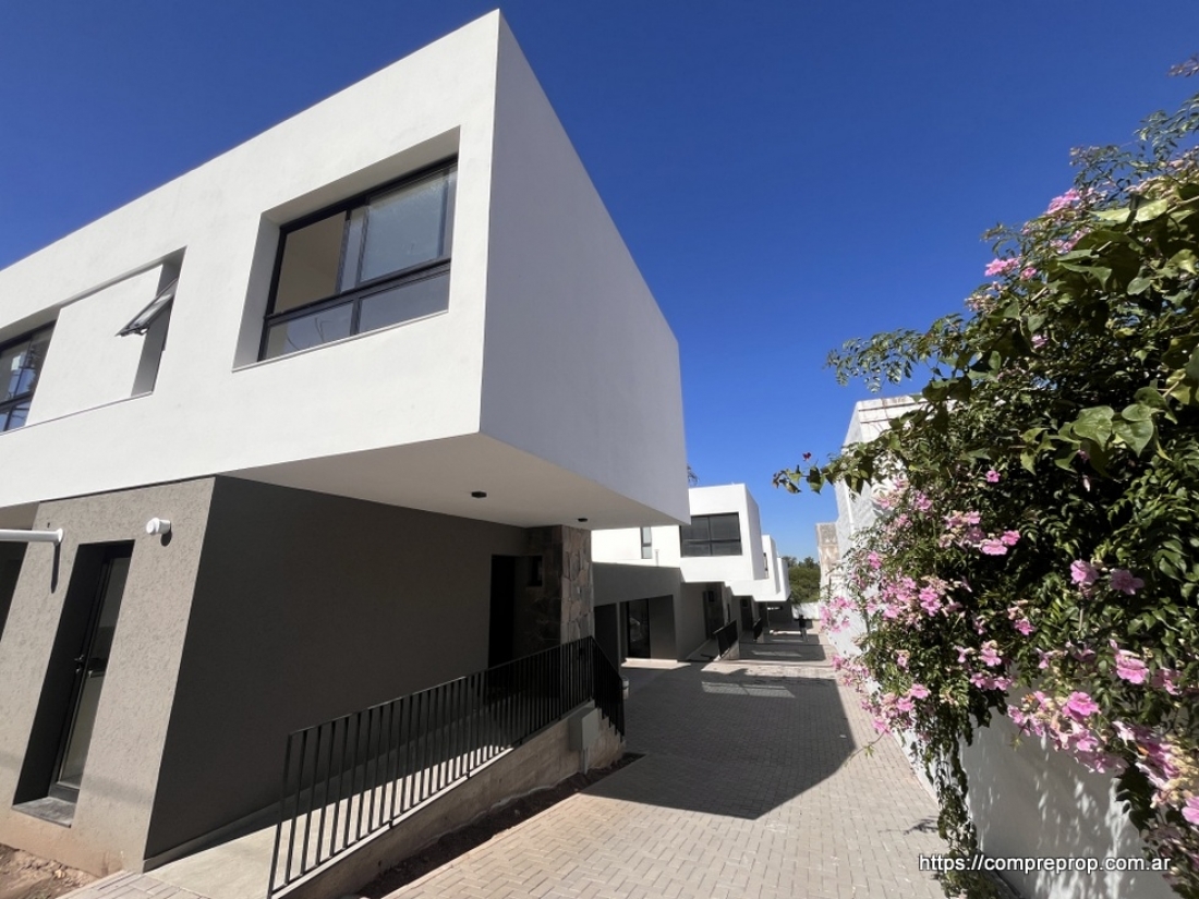 VILLA BELGRANO DUPLEX HOUSING EN VENTA 3 DORMITORIOS 