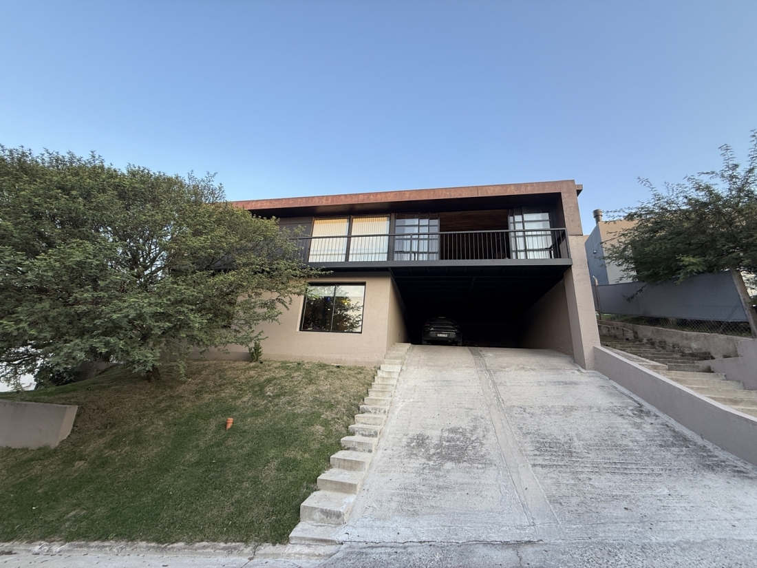 CASA EN VENTA 3 DORMITORIOS BARRIO PRIVADO EL RODEO VILLA WARCALDE