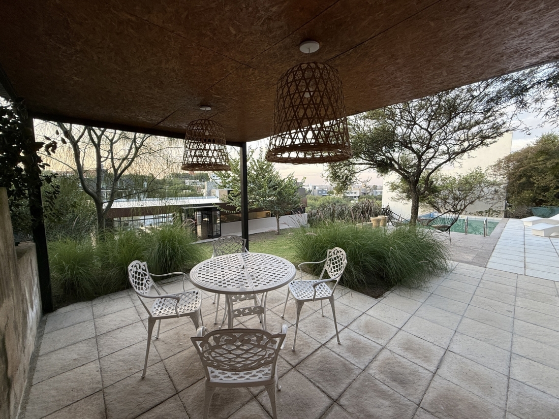 CASA EN VENTA 3 DORMITORIOS BARRIO PRIVADO EL RODEO VILLA WARCALDE