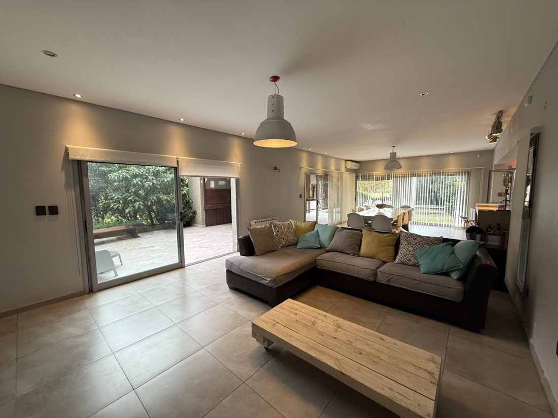 VALLE ESCONDIDO TERRAZAS CASA EN VENTA 4 DORMITORIOS APTO CRDITO