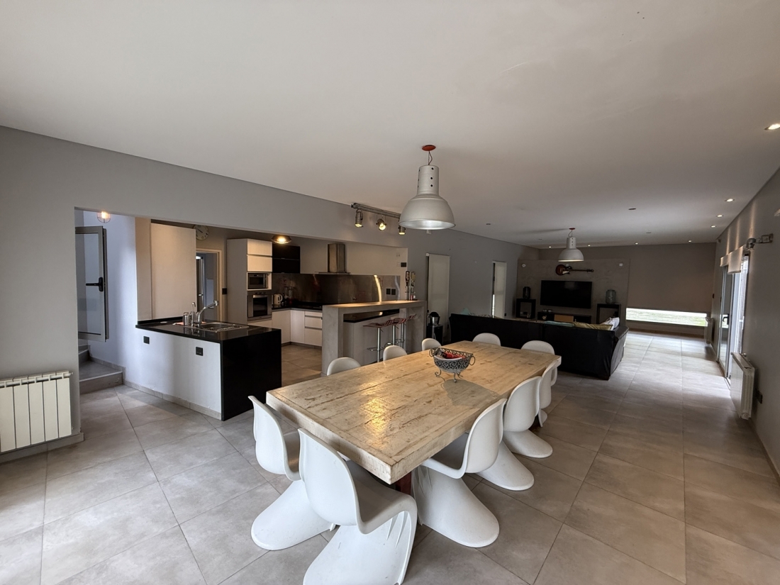 VALLE ESCONDIDO TERRAZAS CASA EN VENTA 4 DORMITORIOS APTO CRDITO