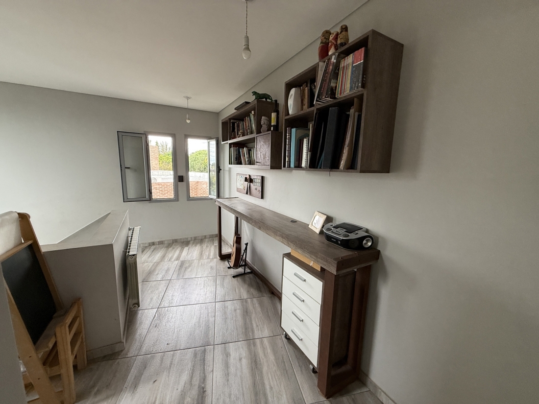 VALLE ESCONDIDO TERRAZAS CASA EN VENTA 4 DORMITORIOS APTO CRDITO