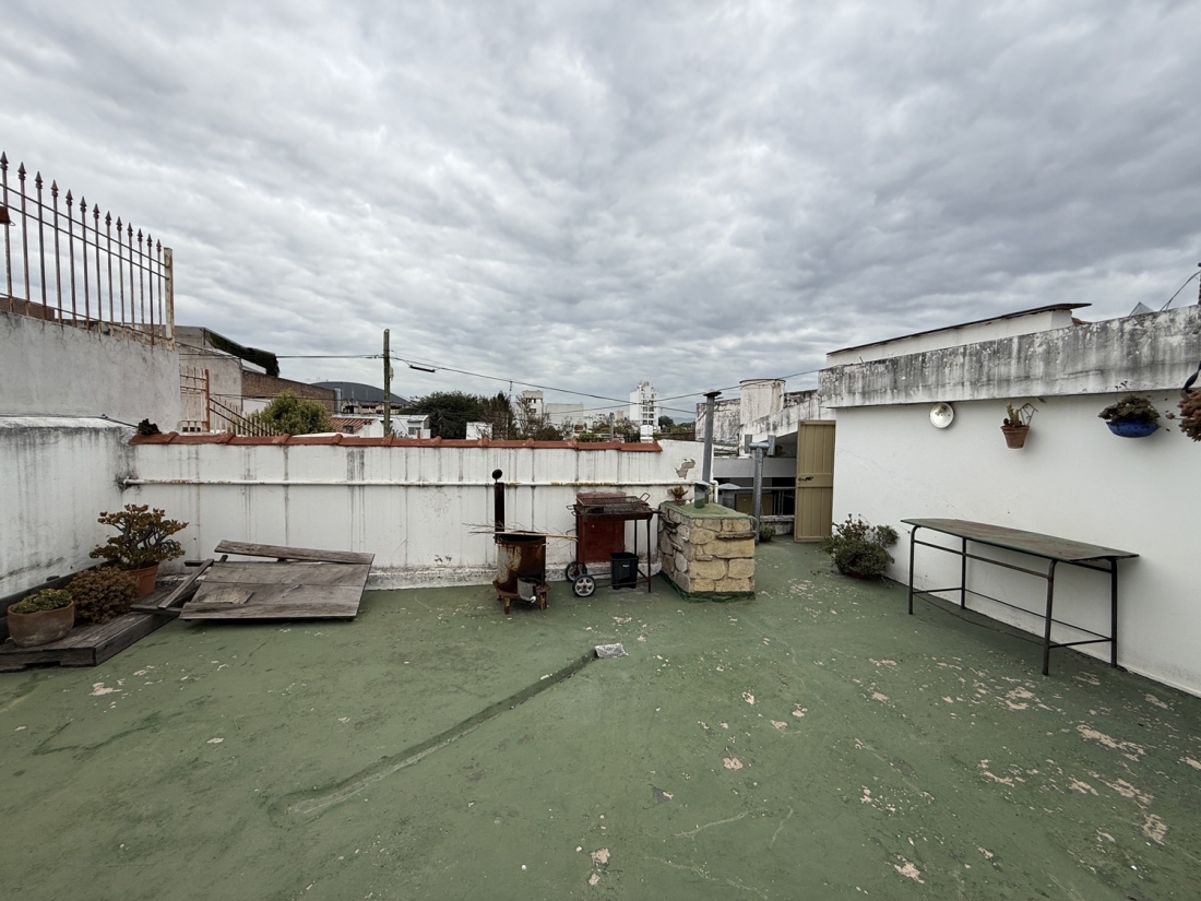 CASA EN VENTA ALBERDI 3 PROPIEDADES EN 1