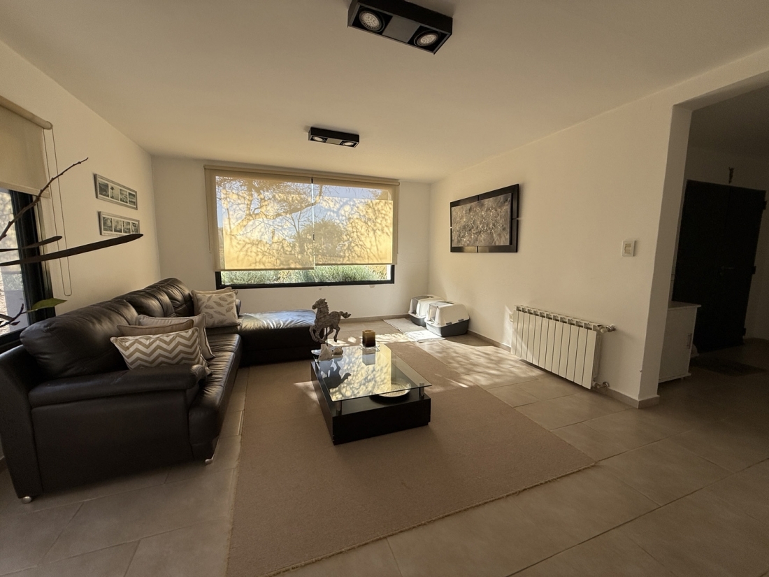 ESTANCIA Q2 CASA EN VENTA CENTRAL 3 DORMITORIOS