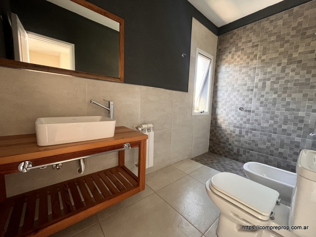 DUPLEX EN VENTA LA CUESTA 3 DORMITORIOS