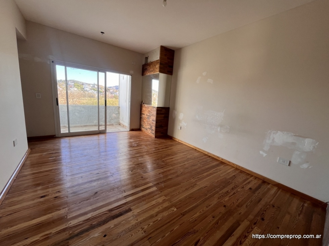 DUPLEX EN VENTA LA CUESTA 3 DORMITORIOS