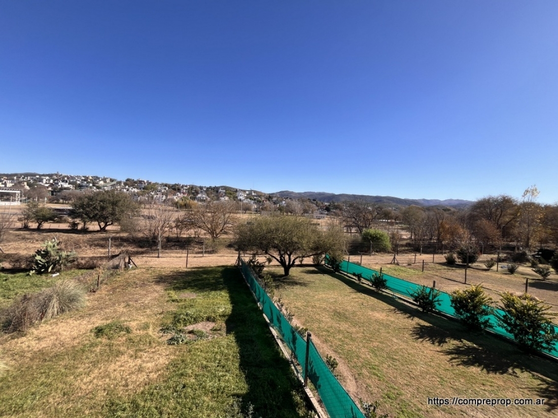 DUPLEX EN VENTA LA CUESTA 3 DORMITORIOS