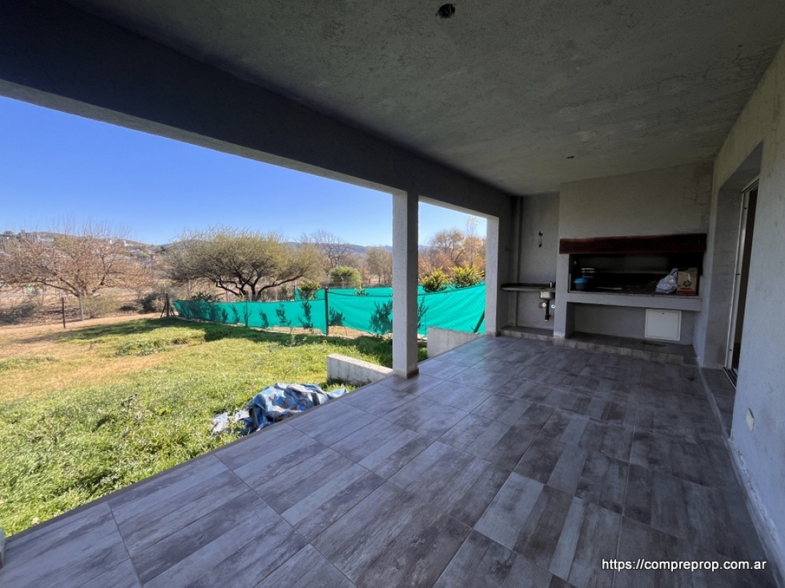 DUPLEX EN VENTA LA CUESTA 3 DORMITORIOS