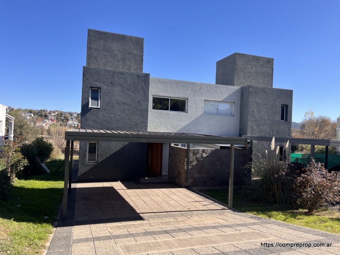 DUPLEX EN VENTA LA CUESTA 3 DORMITORIOS