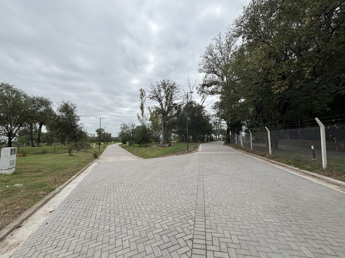 JARDIN INGLES 2 VALLE ESCONDIDO LOTE EN VENTA APTO PERMUTA