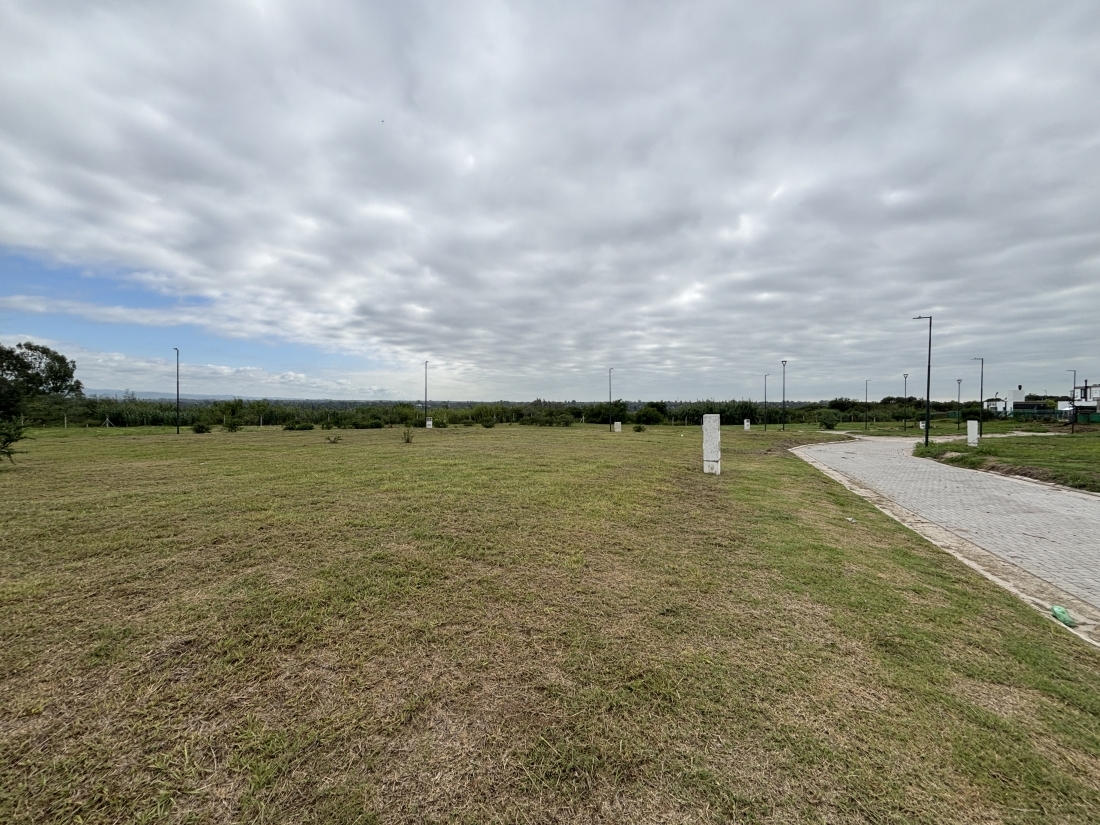 JARDIN INGLES 2 VALLE ESCONDIDO LOTE EN VENTA APTO PERMUTA