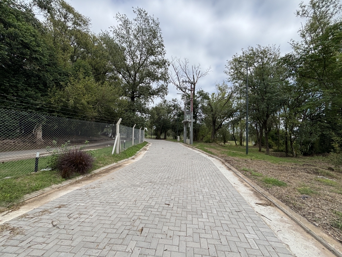 JARDIN INGLES 2 VALLE ESCONDIDO LOTE EN VENTA APTO PERMUTA