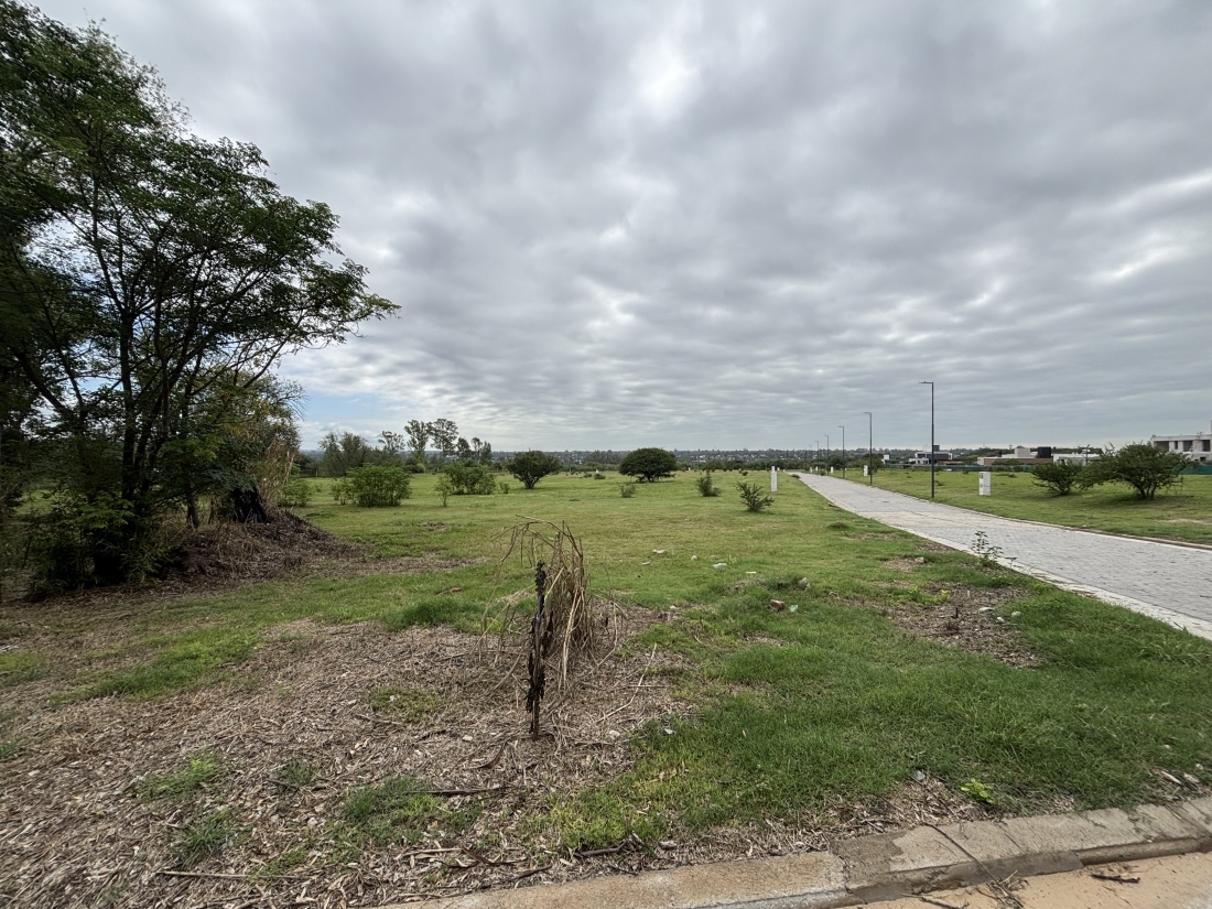 JARDIN INGLES 2 VALLE ESCONDIDO LOTE EN VENTA APTO PERMUTA